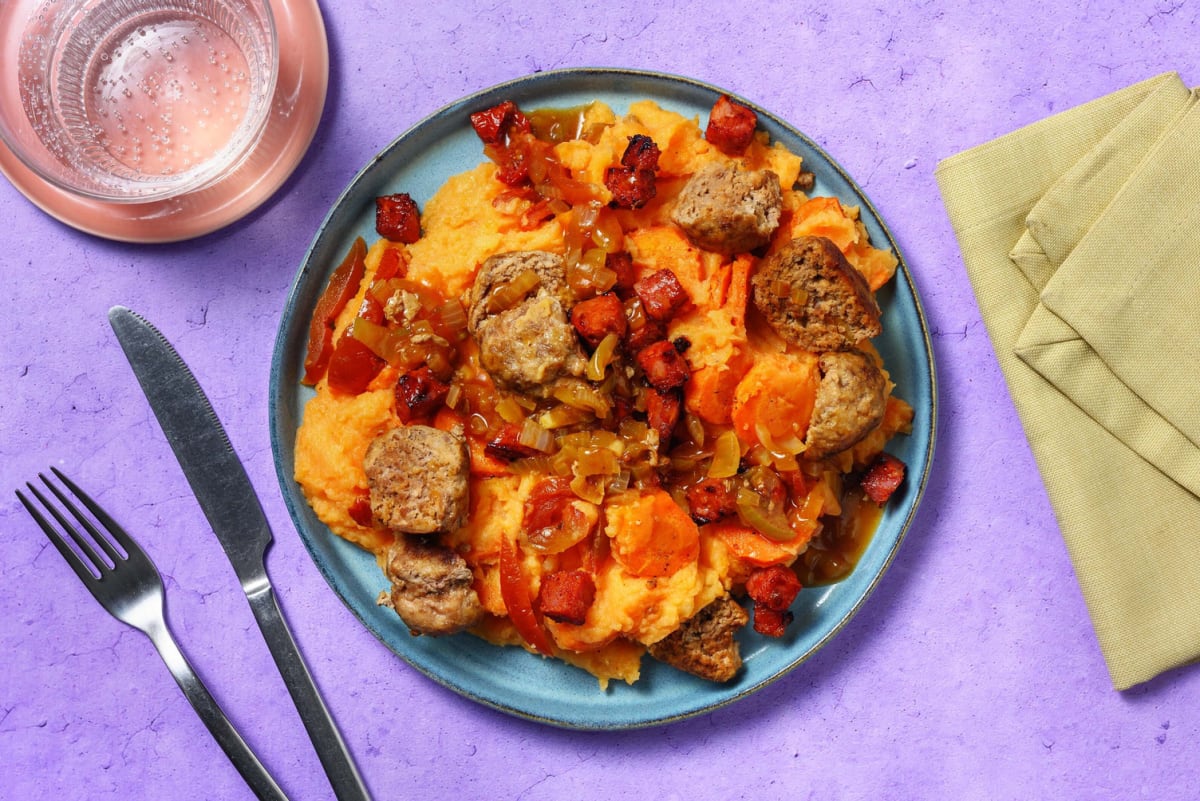 Stoemp garni de chorizo et boulettes de viande à l'espagnole