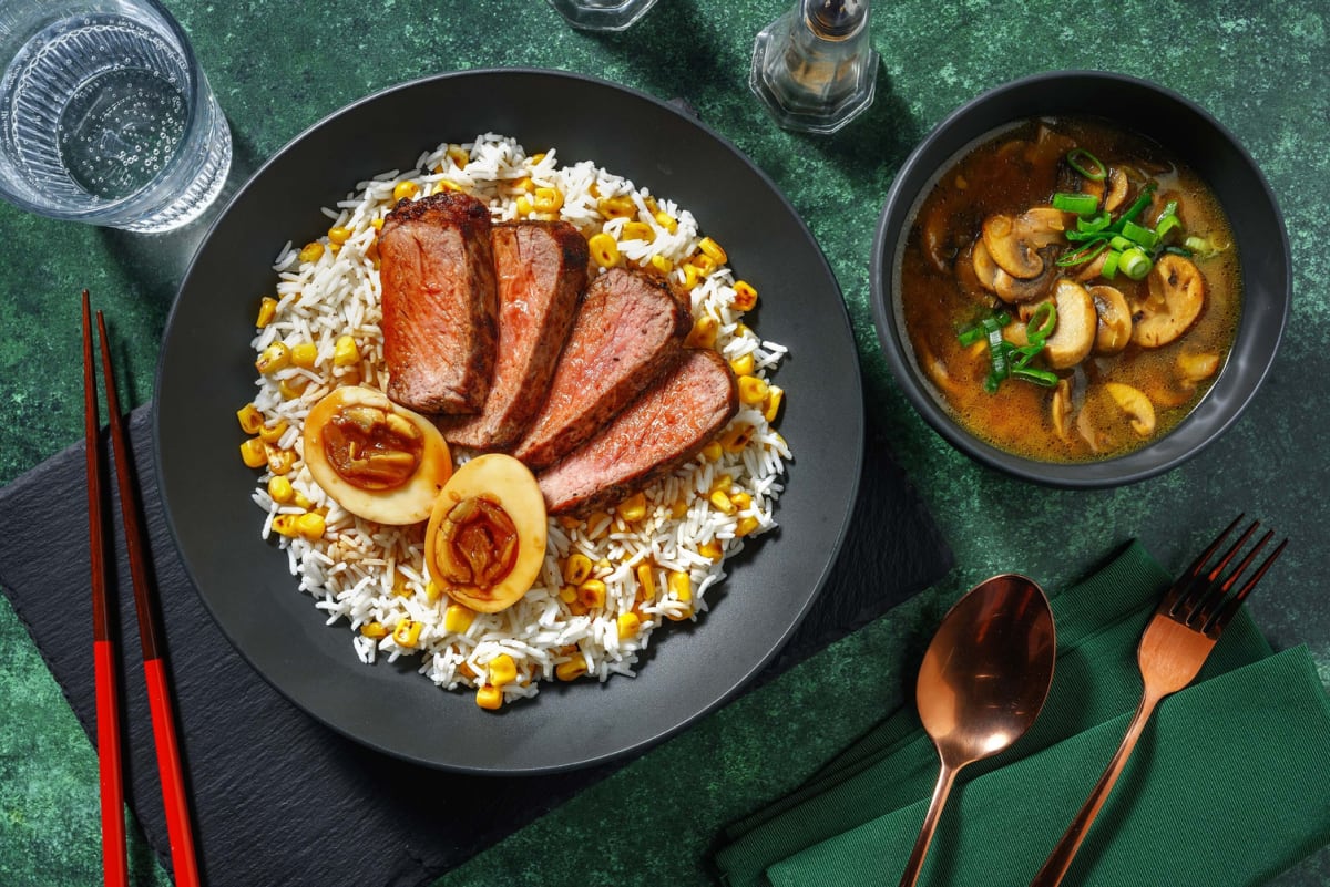 Donburi di manzo, mais e uova marinate