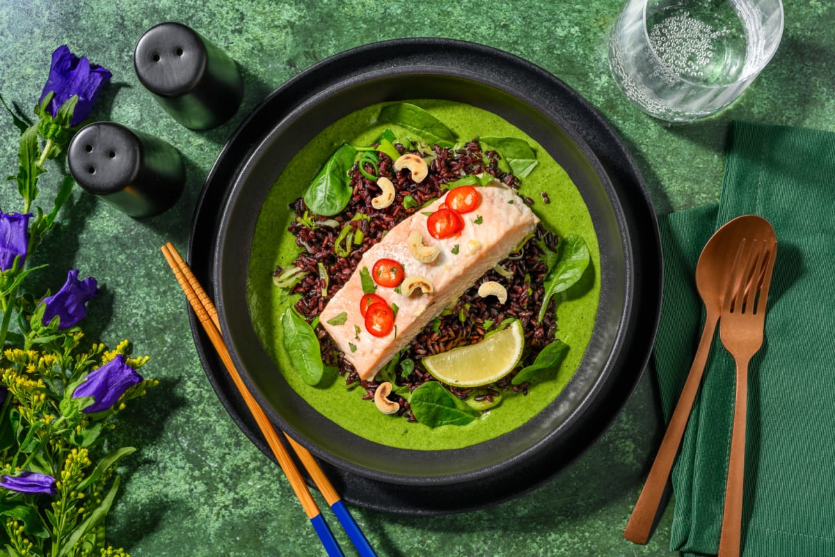 Salmone al lime, riso nero e salsa esotica