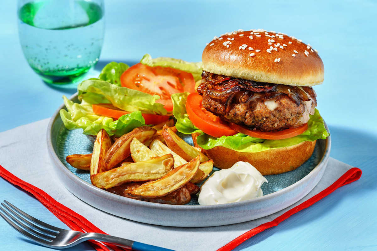 Cheeseburger et pommes de terre rôties