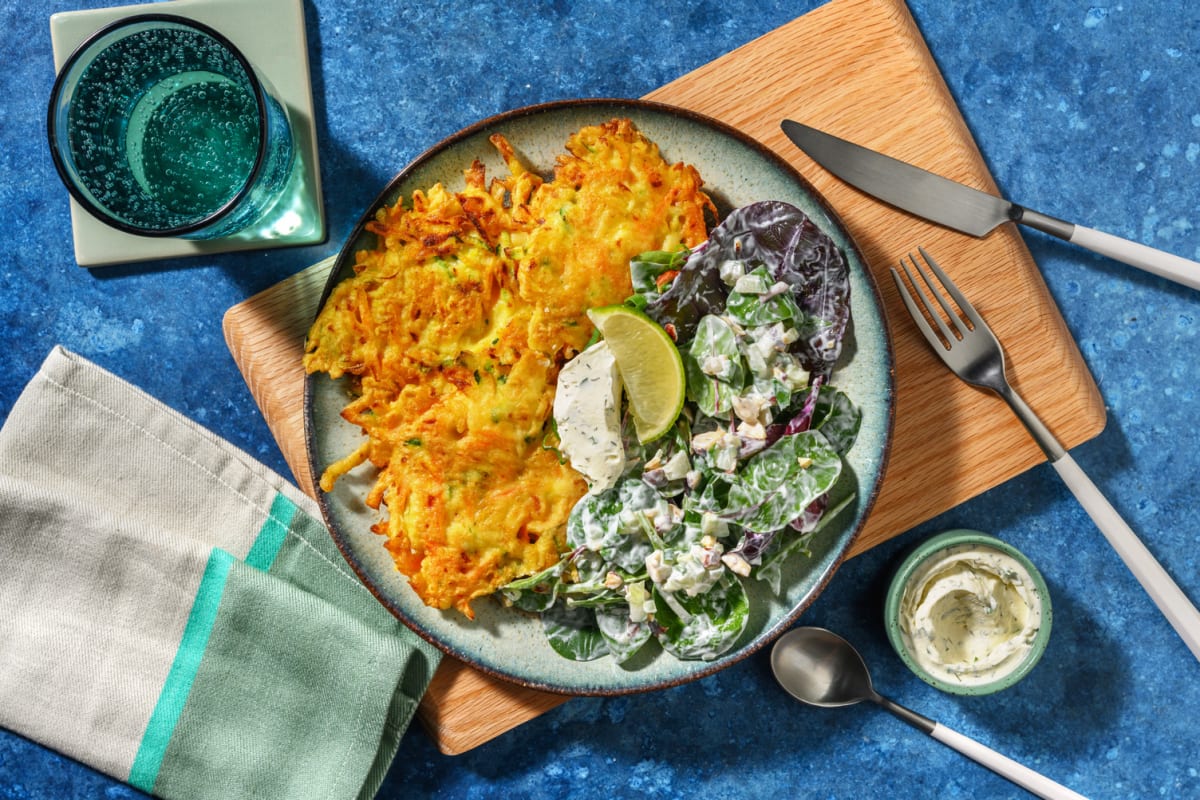 Zucchini-Käse-Puffer mit Petersilien-Dill-Dip