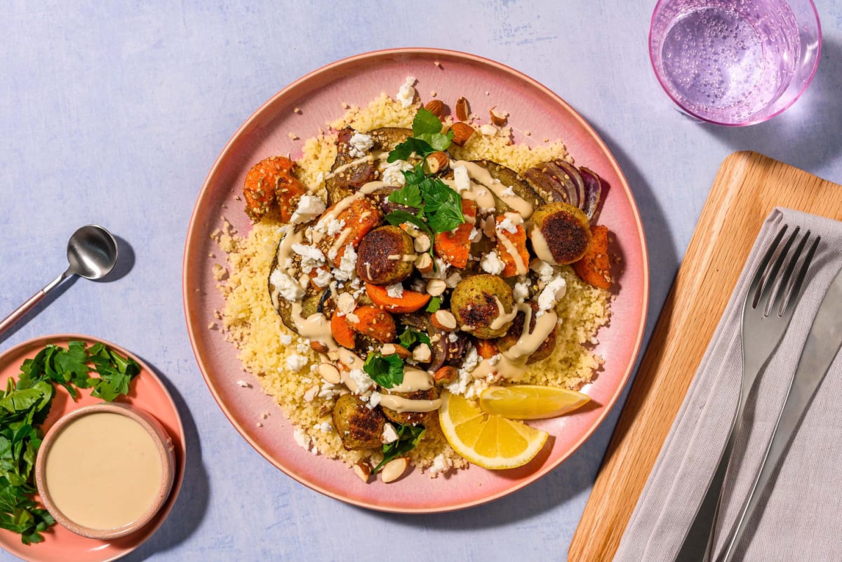 Falafel en geroosterde groenten met tahinsaus