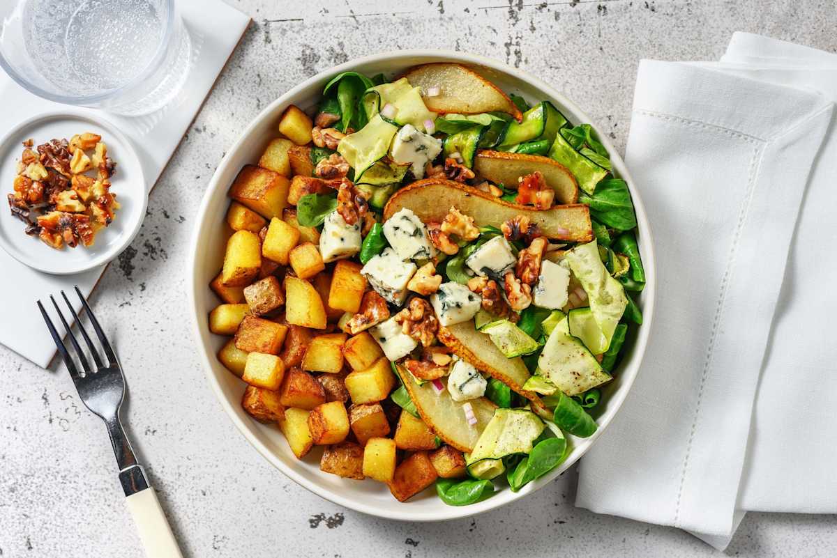 Salade met gekaramelliseerde peer en blauwe kaas