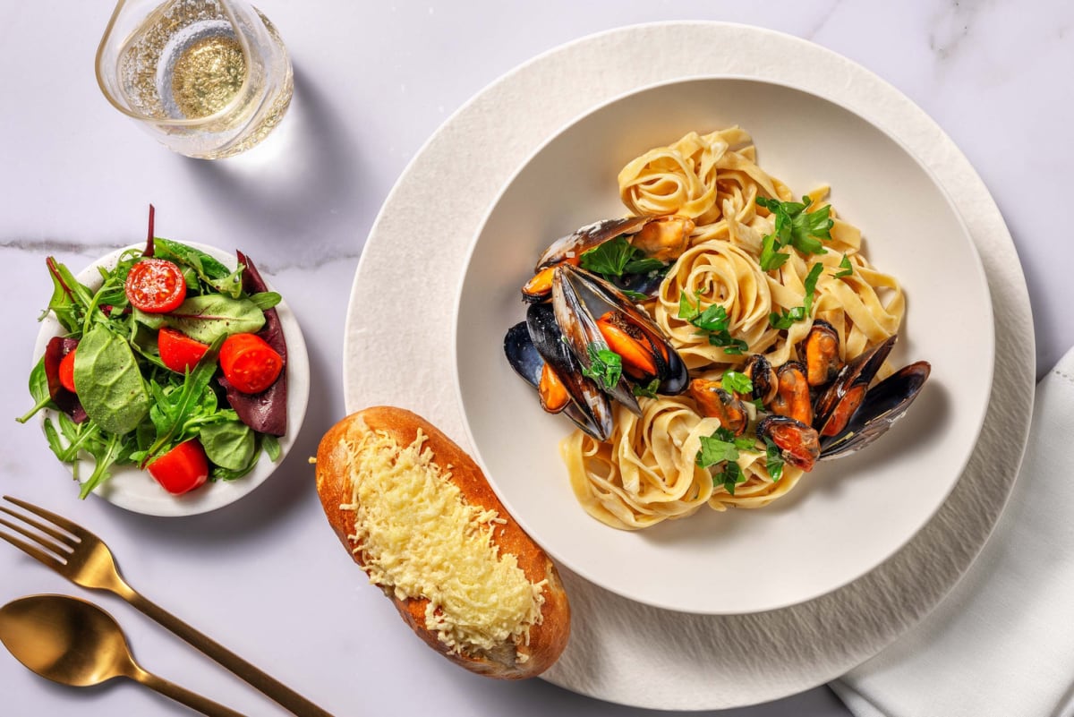 Creamy White Wine Mussel Tagliatelle 