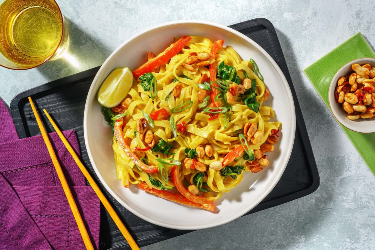 Curry Peanut Noodles mit kandierten Erdnüssen