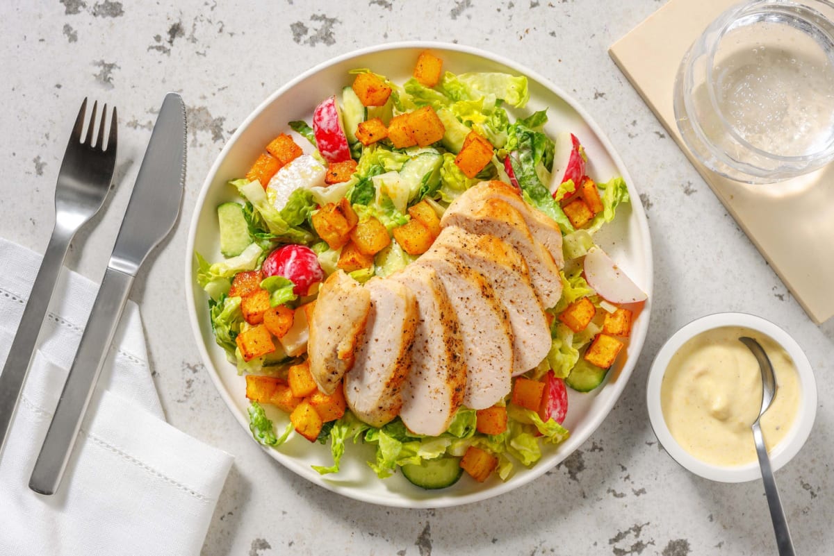 Hähnchenbrust an Salat mit Aprikosen-Curry-Dressing