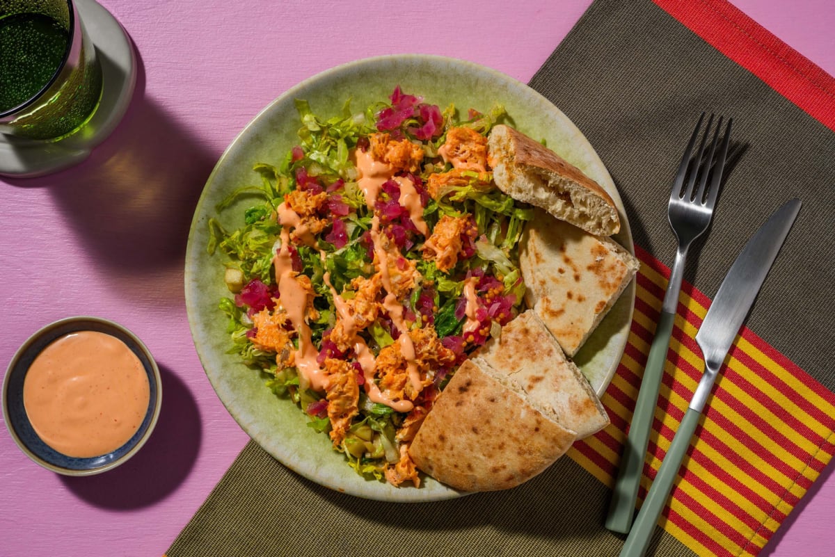 Salade met warmgerookte zalm en whiskeysaus