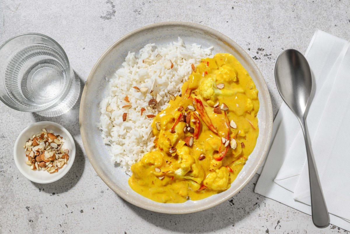 Romige groentecurry met amandelen