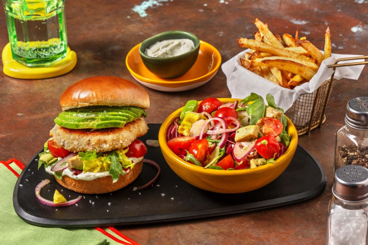 Zelfgemaakte garnalenburger op een briochebroodje 