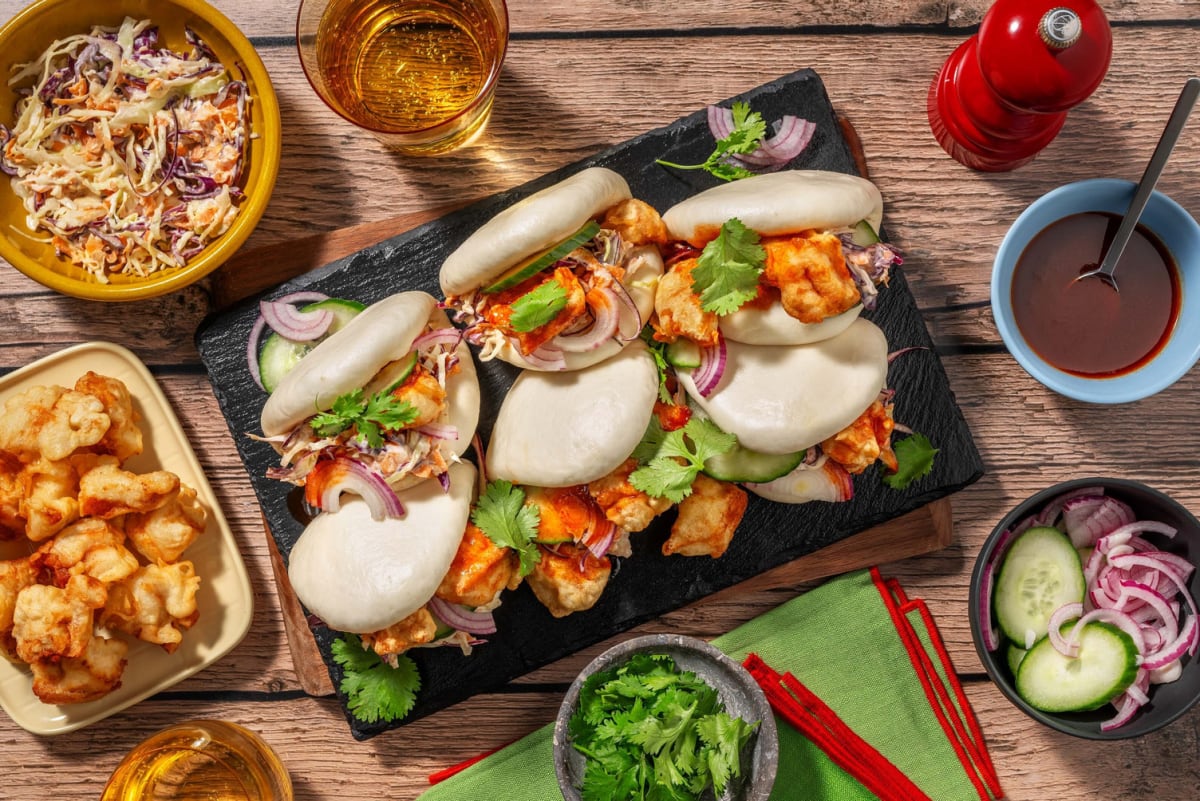 Koreaanse bao buns met krokante kip