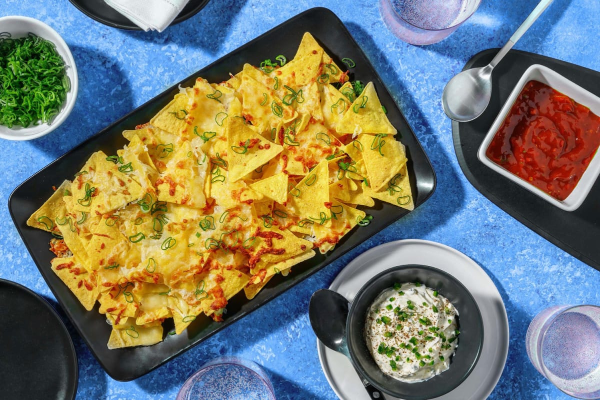Nachos with jalapeno dip