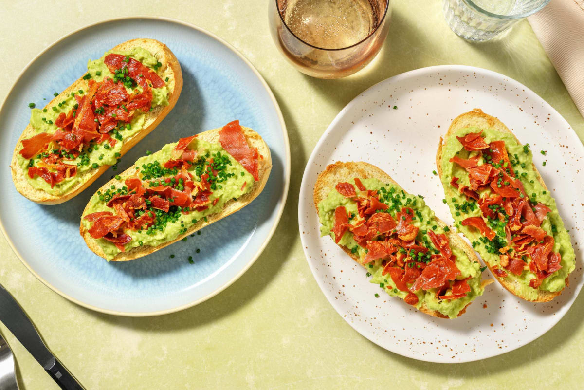 Avokado- och prosciuttobaguette