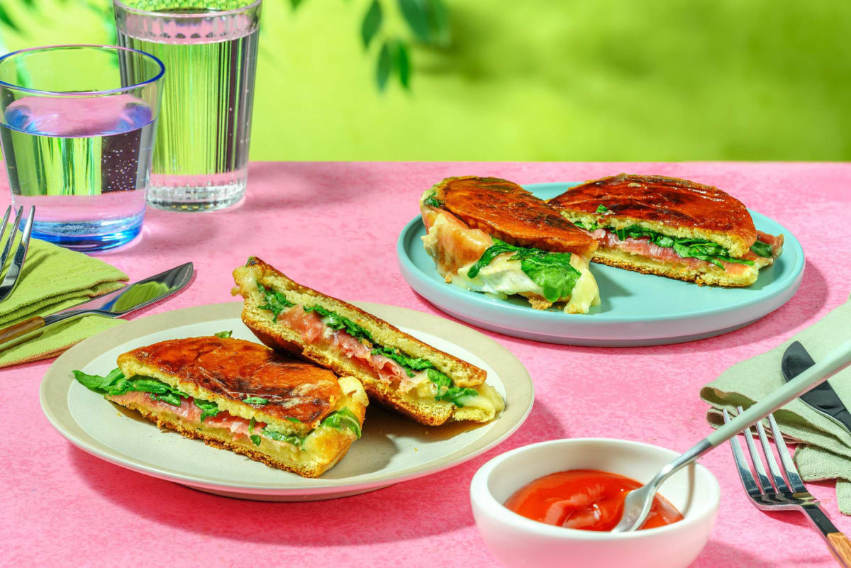 Luxe briochetosti met brie en serranoham