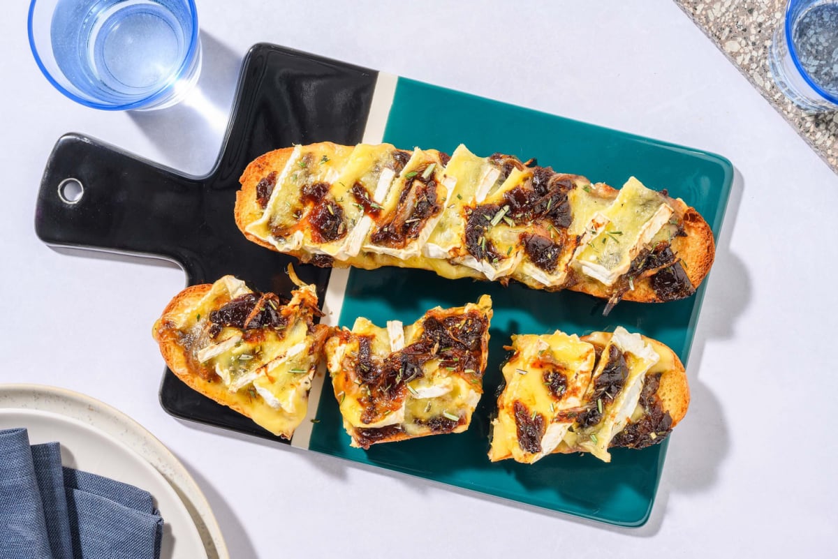 Camembert and Caramelised Onion Garlic Bread