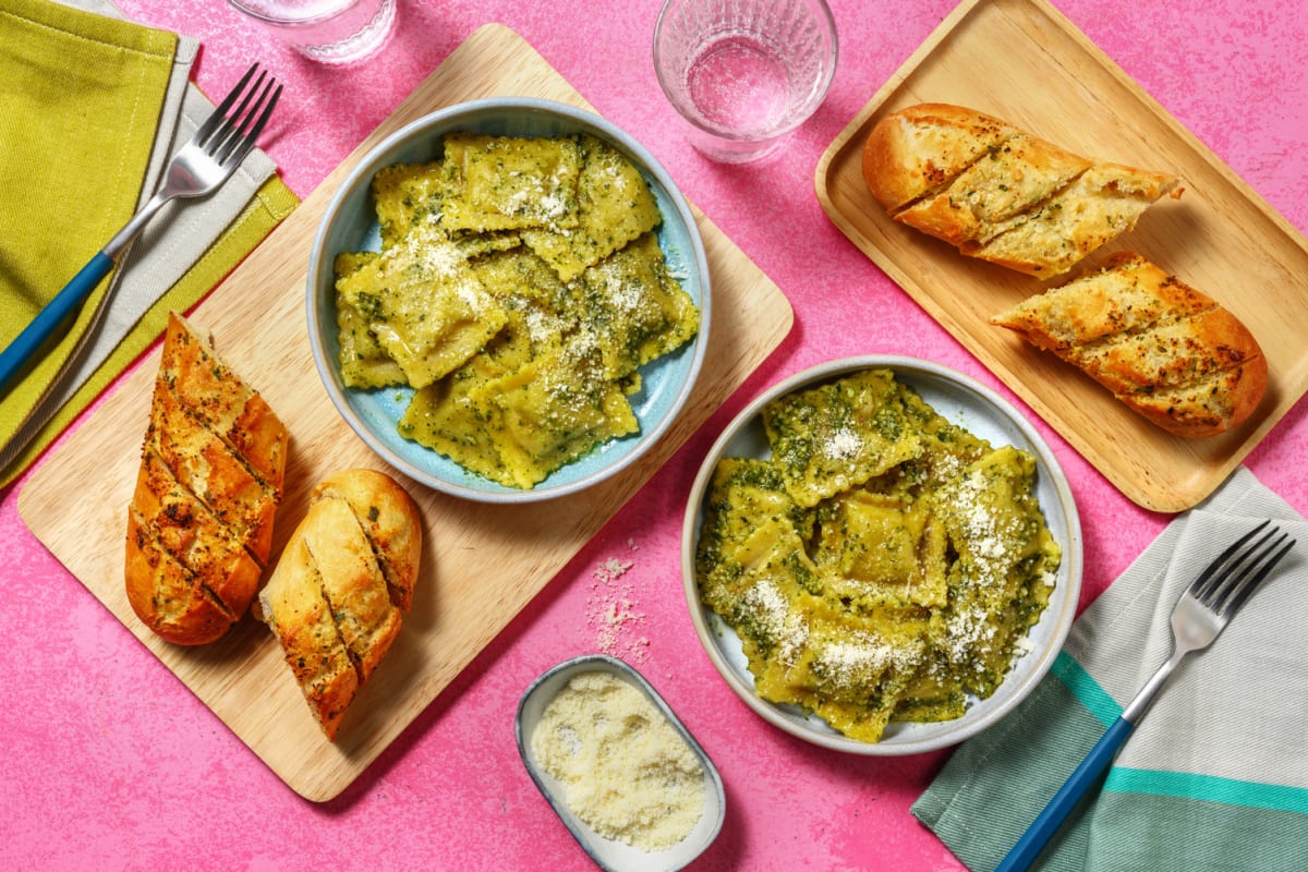 Spinach & Ricotta Ravioli and Garlic Breads Bundle