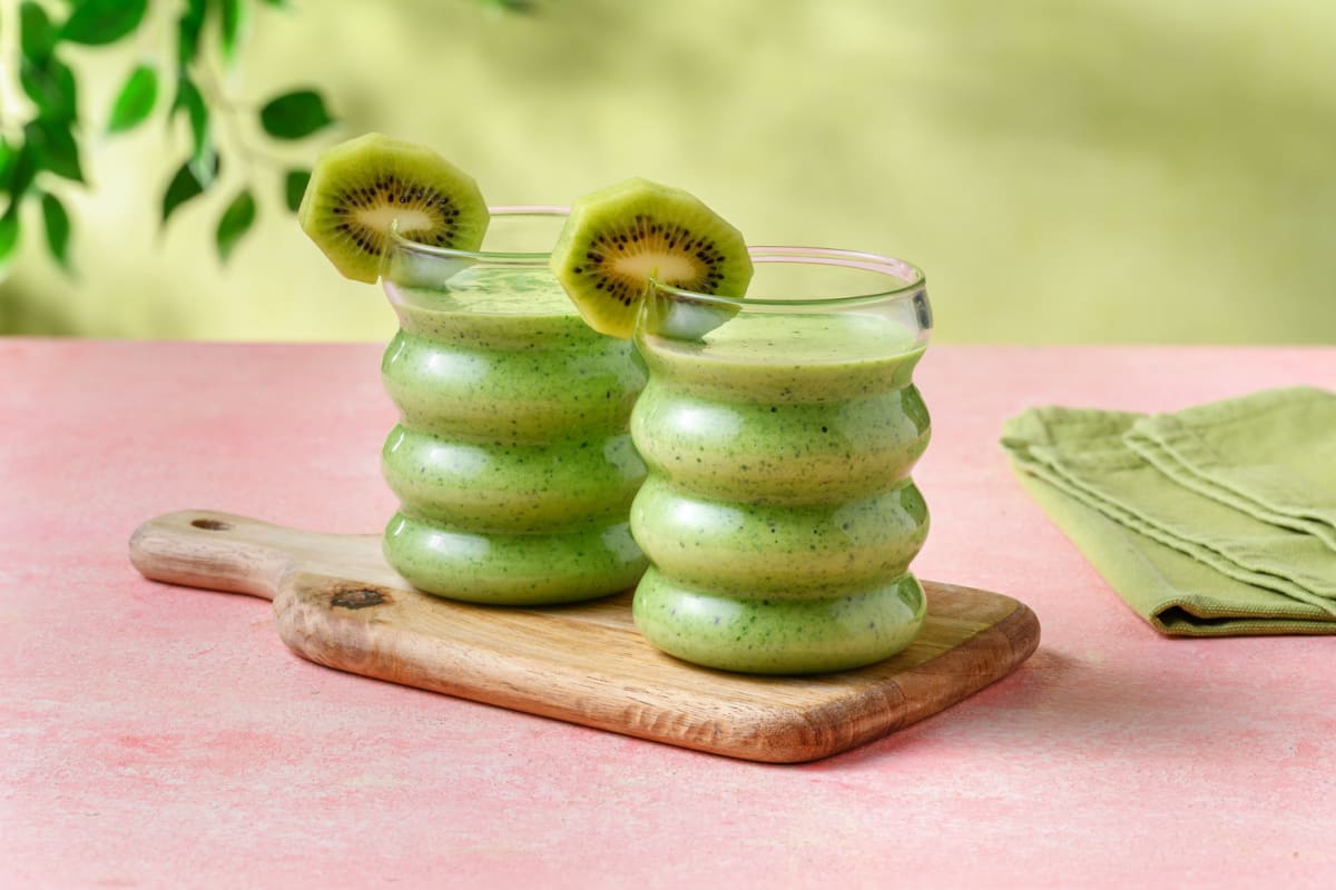 Green smoothie : kiwi, banane & épinards