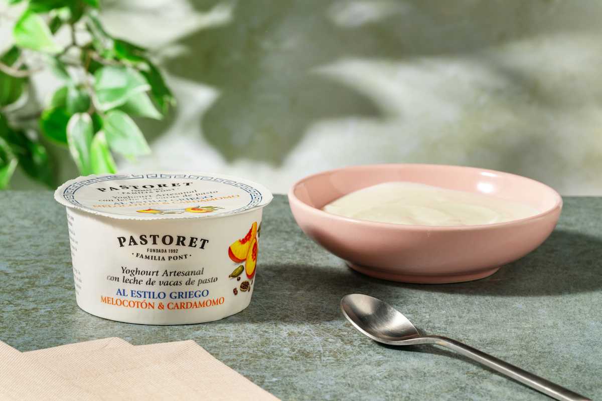 2 Yogures griegos de melocotón y cardamomo de Pastoret