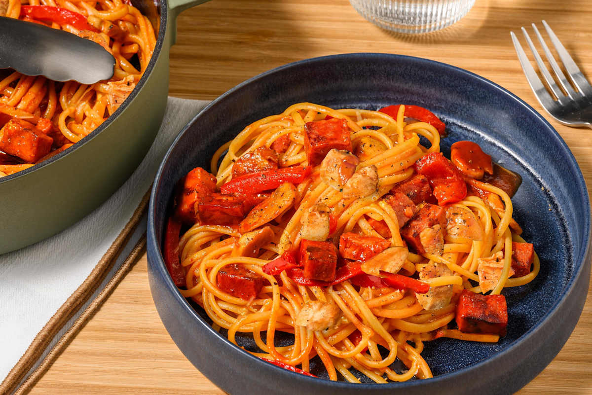 Chicken, Bell Pepper, Mushroom and Chorizo Linguine