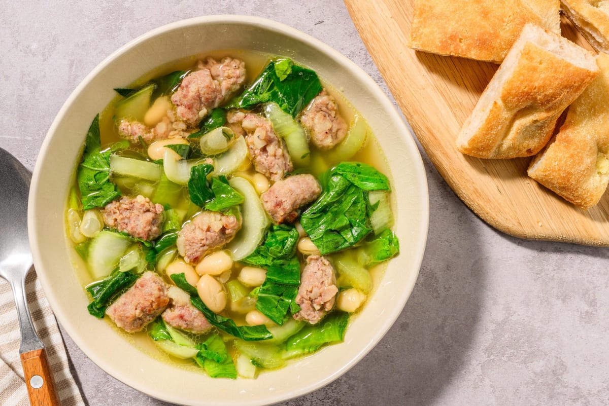 Zuppa contadina di salsiccia e cannellini