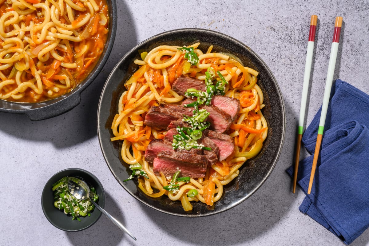 Rindersteak auf Udon-Nudeln