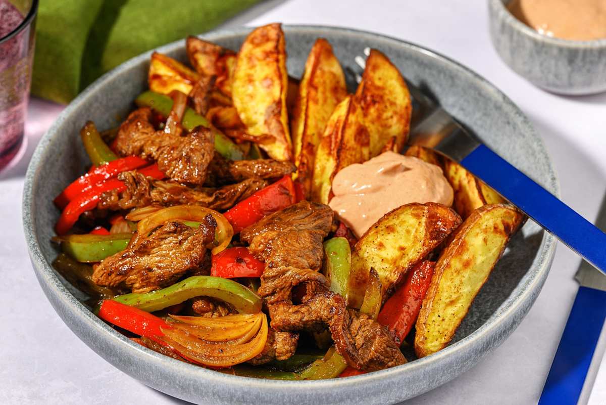 Rauchiges Steak mit Fajita-Gemüse 