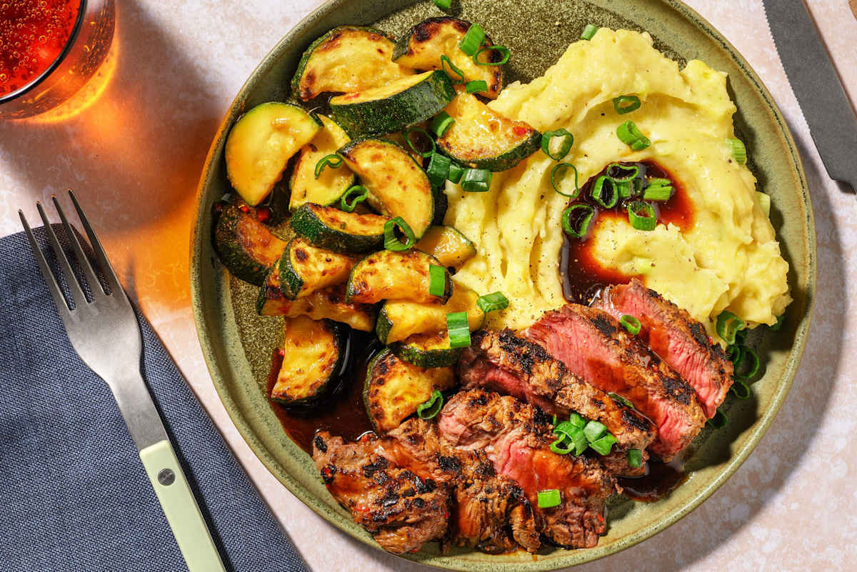 Pikant mariniertes Bio-Rindersteak mit Zucchini