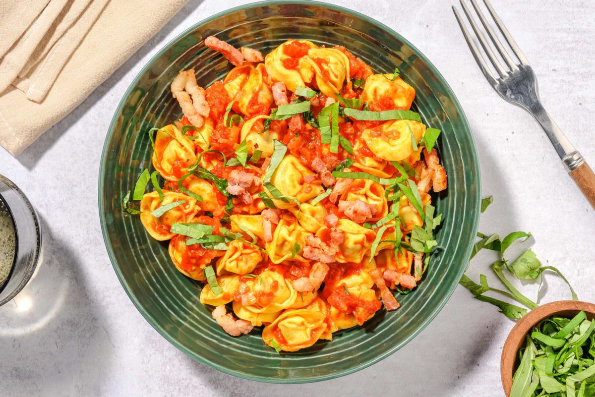 Rask bacon- og tortelloniarrabiata
