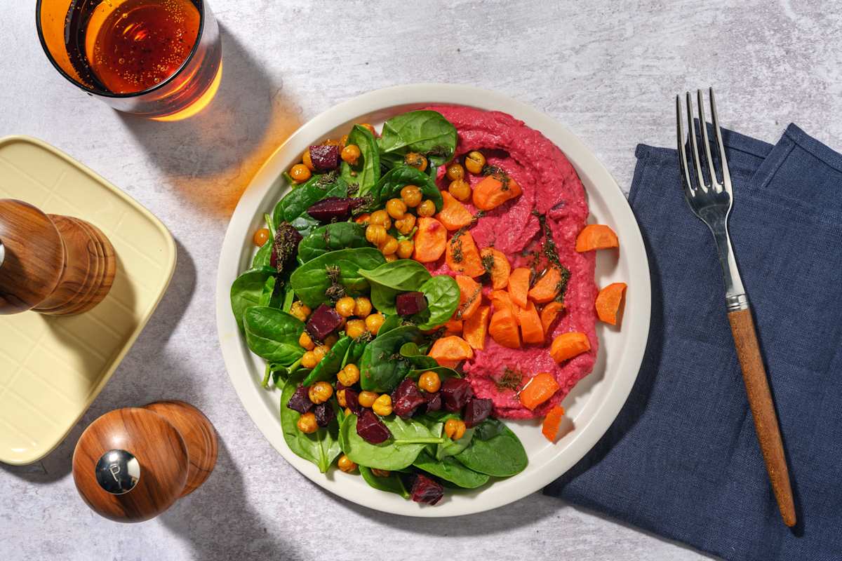Ensalada de garbanzos asados con hummus de remolacha