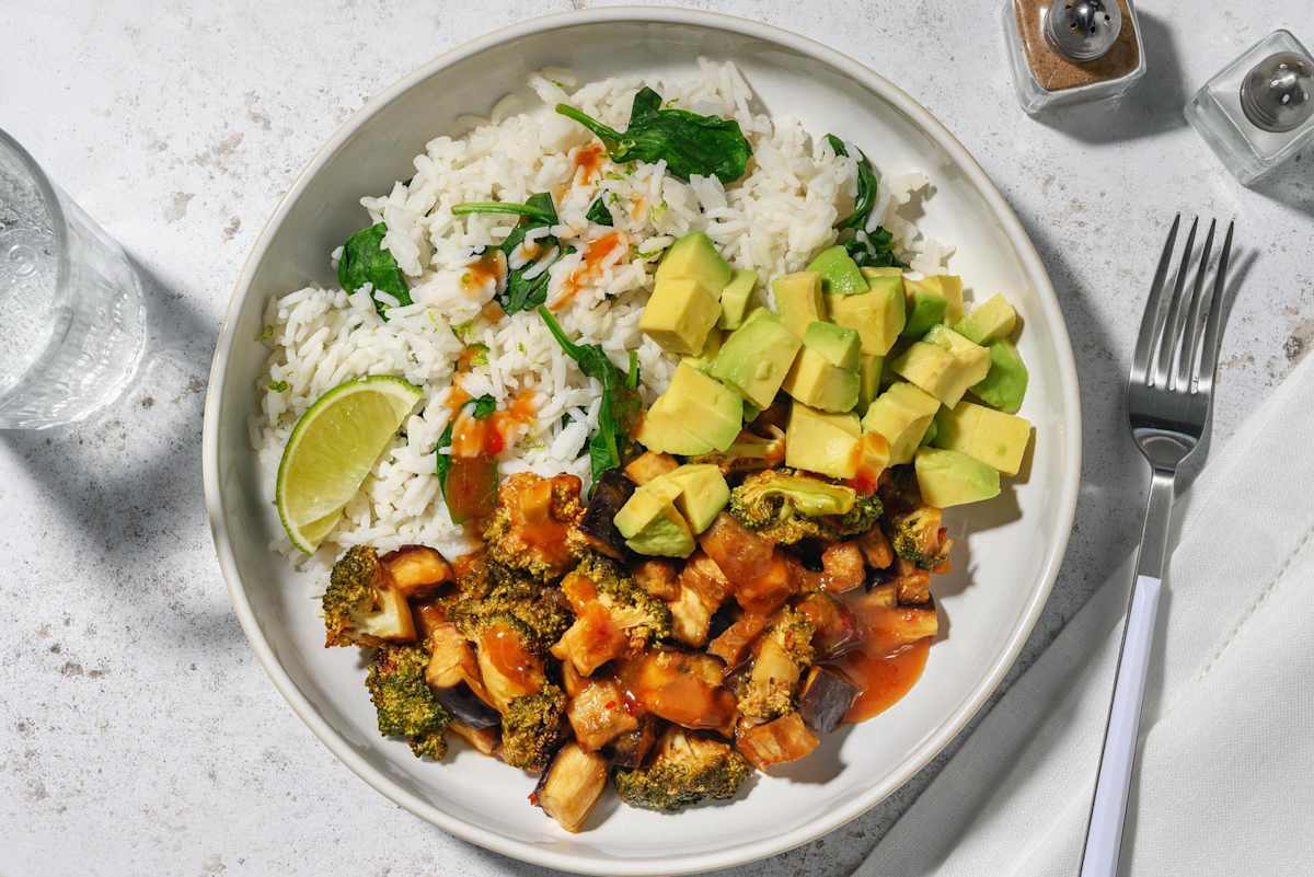 Bowl mit Miso-Aubergine, Avocado und Brokkoli