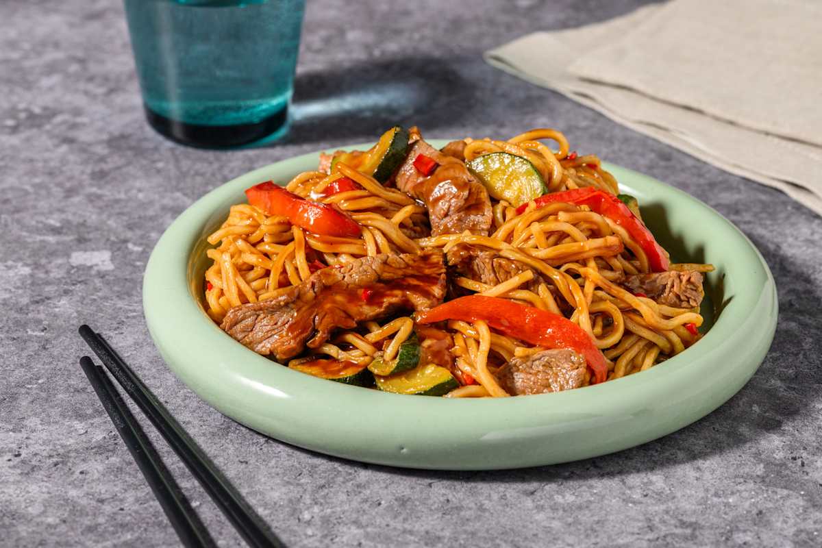 Wok de nouilles & légumes sautés au bœuf