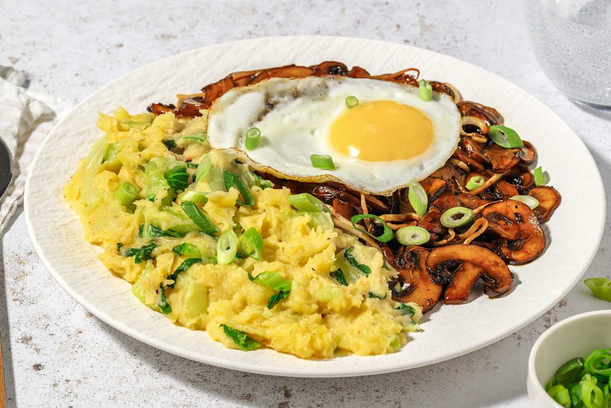 Sticky champignons met spiegelei