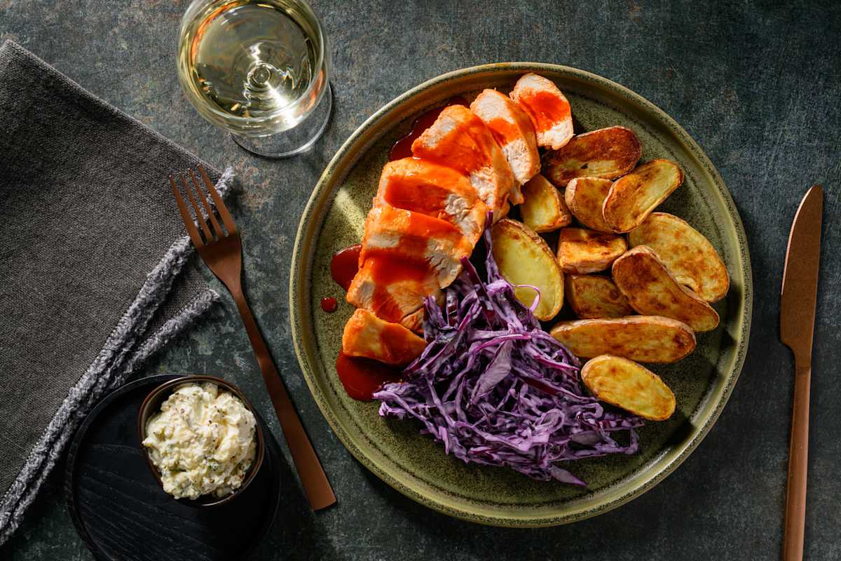 Spicy Glazed Chicken and Blue Cheese Dip