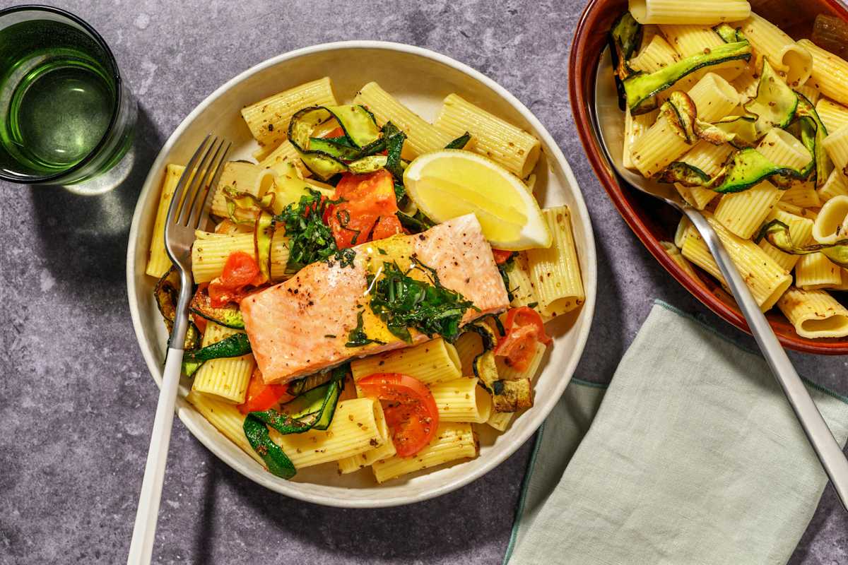 Saumon en papillote, tomate & sauce pistou