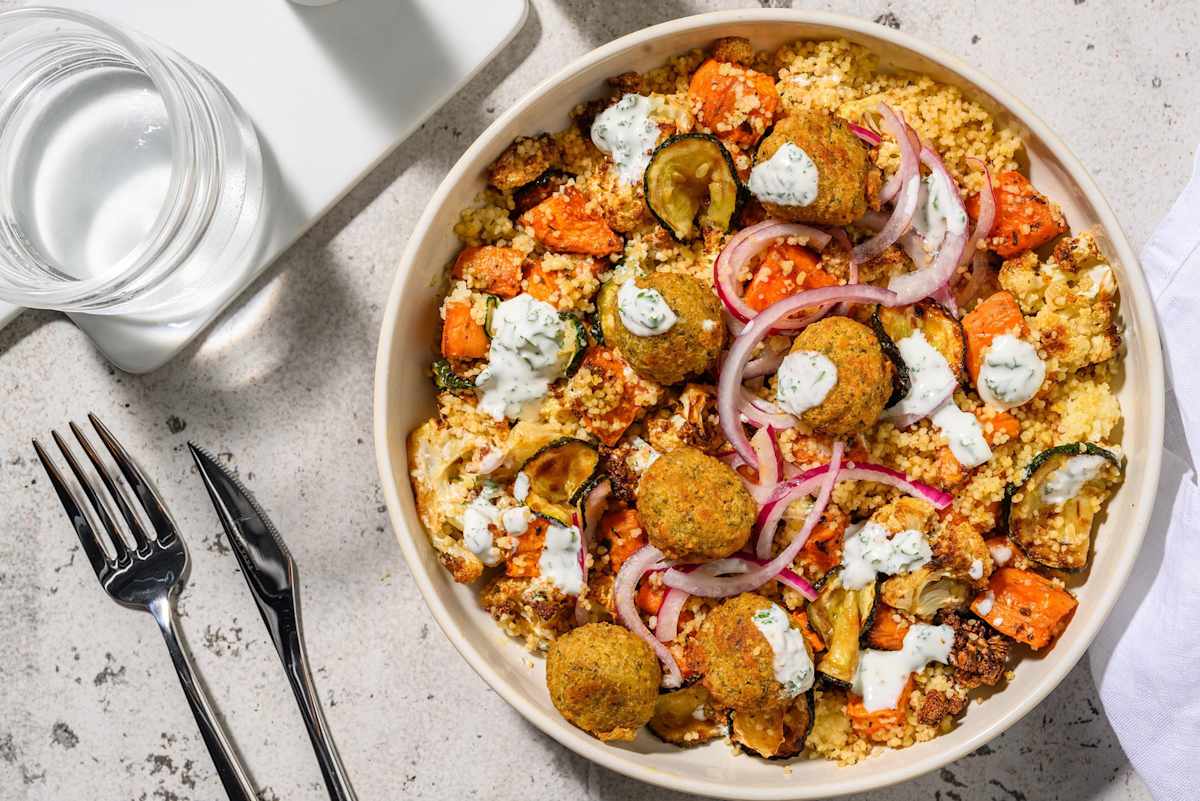 Falafelbowl met geroosterde groenten