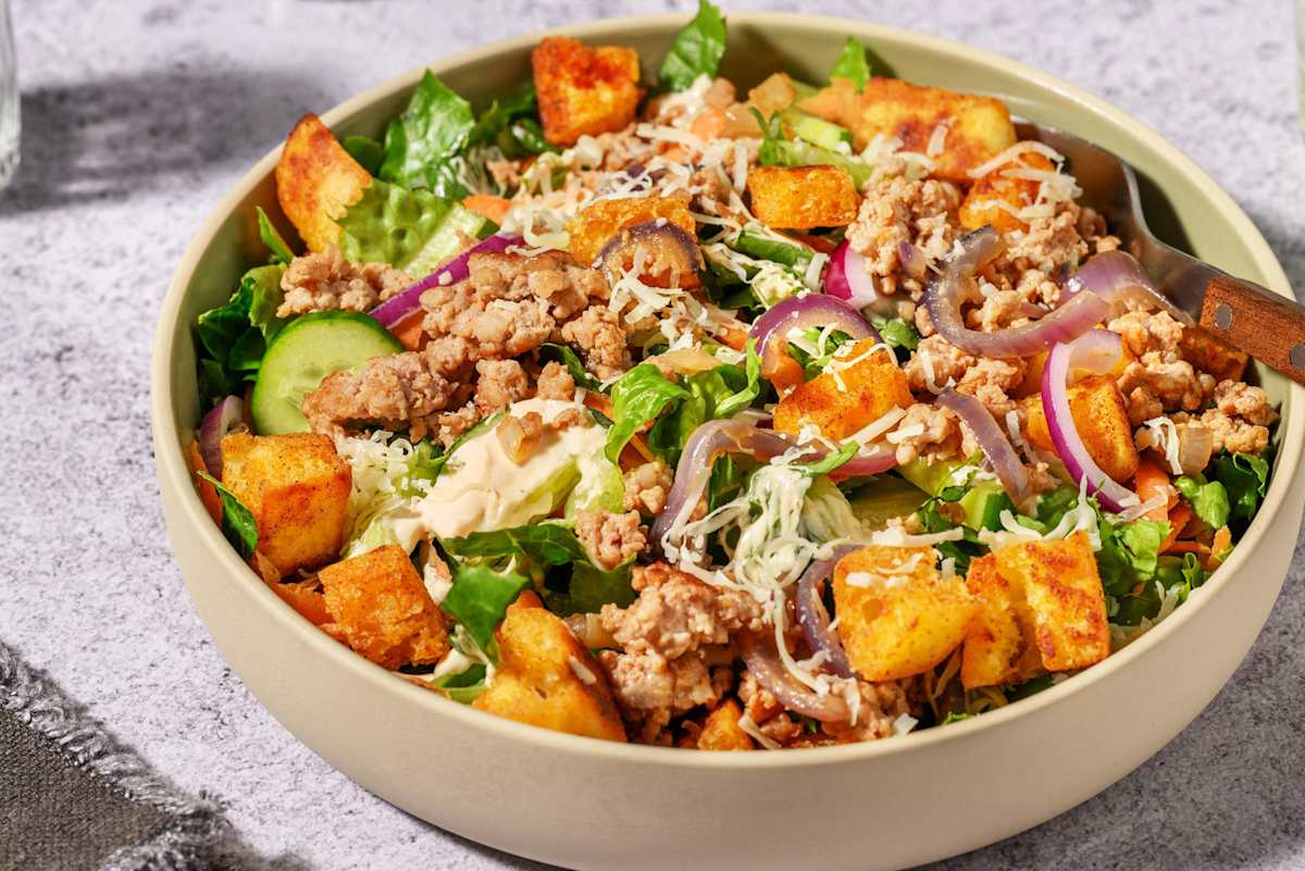Burger Bowl mit Gouda und würzigen Croûtons