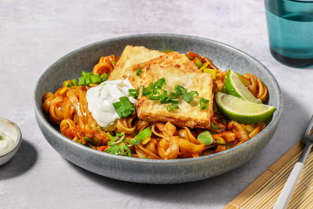 Glasnudelpfanne mit crispy Sweet Chili Tofu