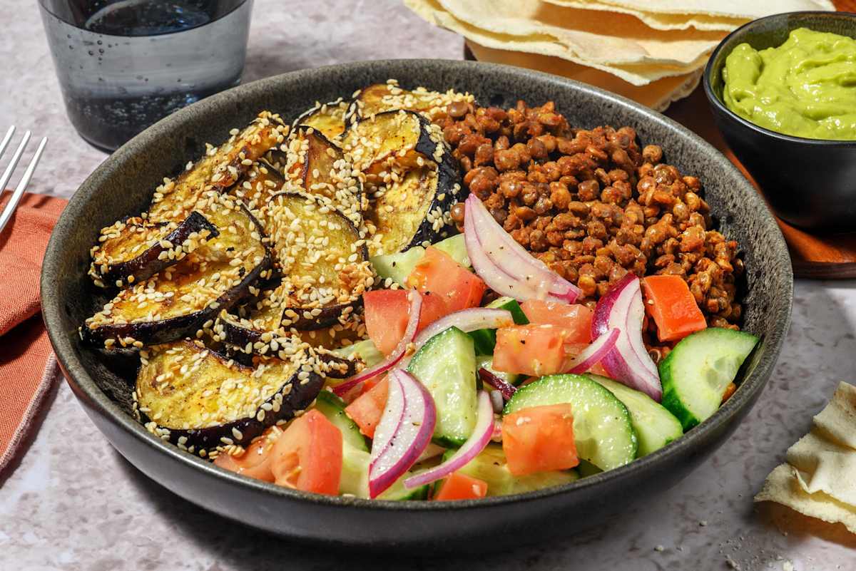 Hummus-Bowl mit Sesamaubergine