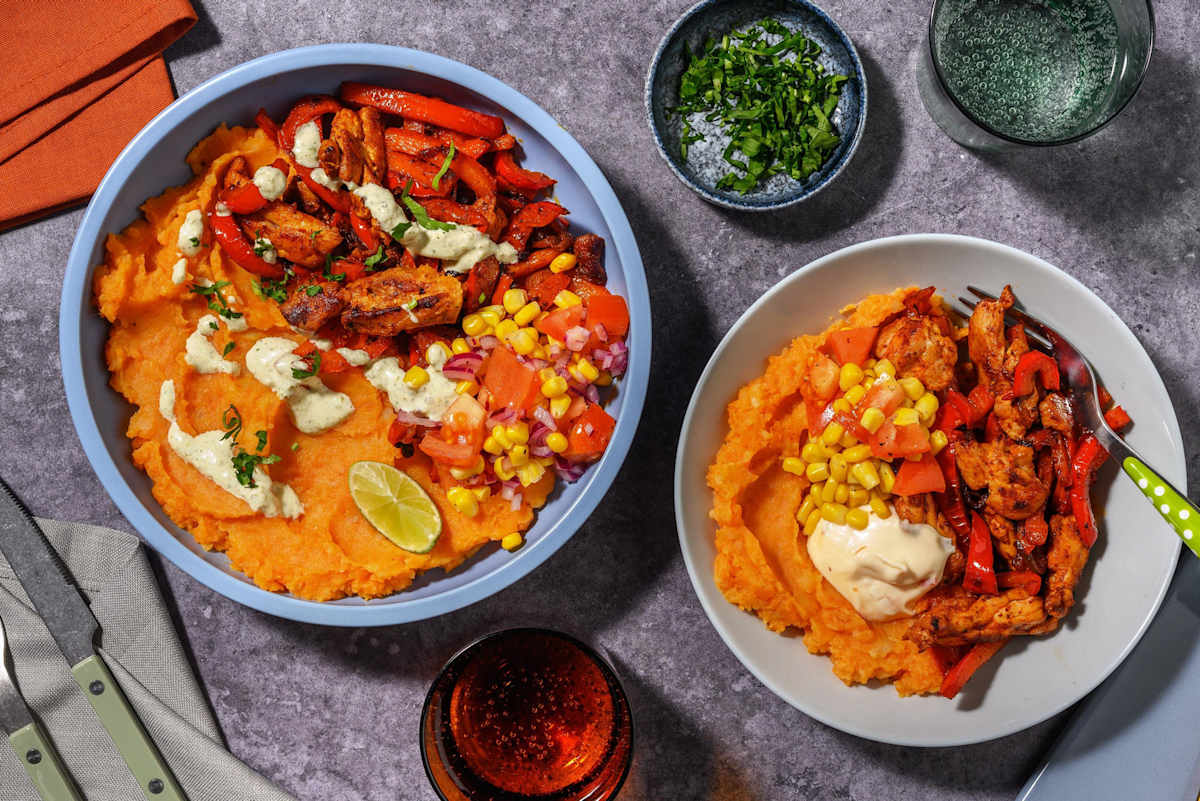 Kippendij met zoete-aardappelpuree en maïs-salsa