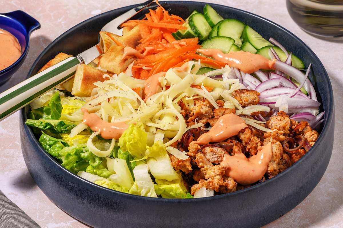 Burger Bowl mit Gouda und würzigen Croûtons
