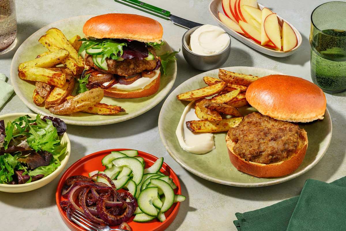Zelfgemaakte hamburger met friet
