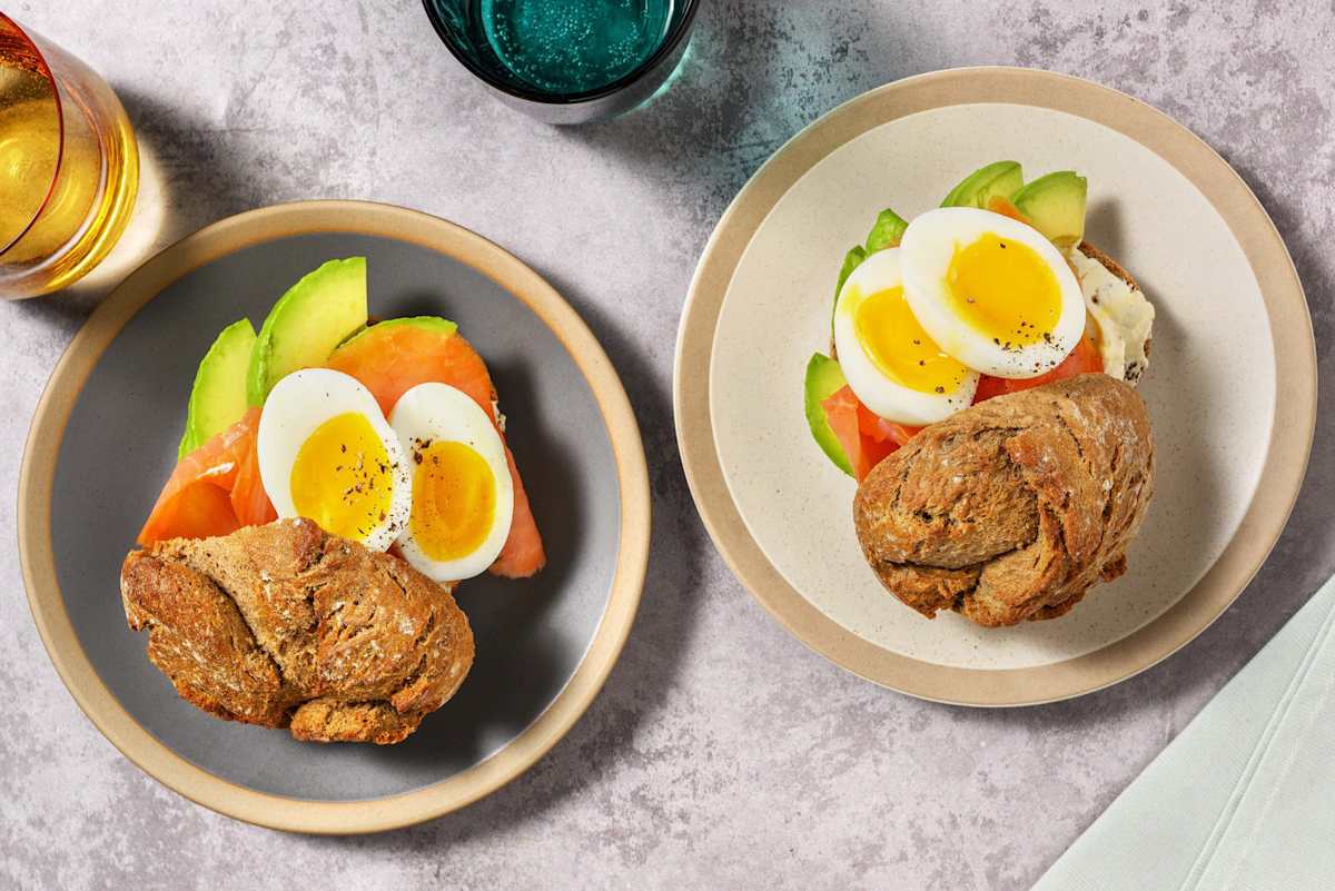 Sandwich au saumon fumé et à l'avocat
