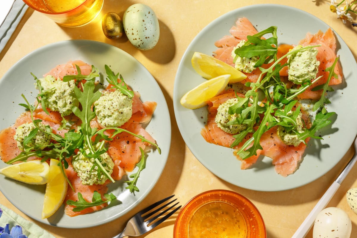 Paasvoorgerecht met gerookte zalm en avocadocrème