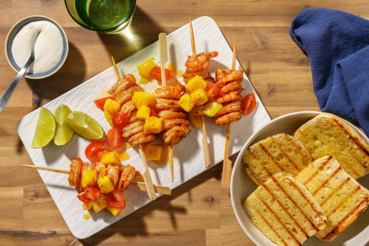 Brochettes de crevettes grillées et ciabatta toastée au BBQ