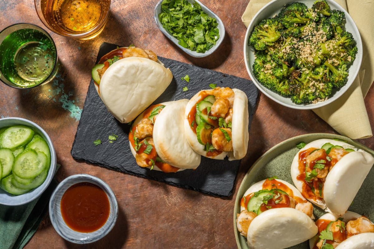 Koreaanse bao buns met krokante kip