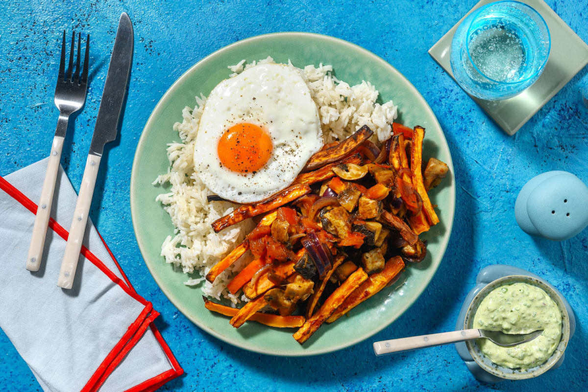 Peruaanse vegetarische roerbak met portobello en spiegelei