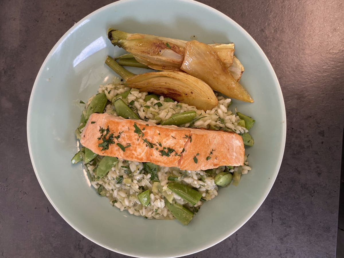 Pan-fried salmon with green risotto