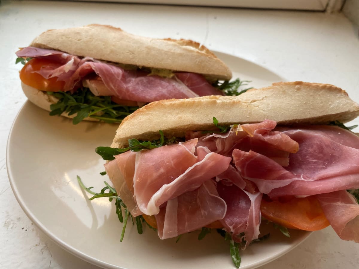 Italian inspired prosciutto baguette Recept HelloFresh