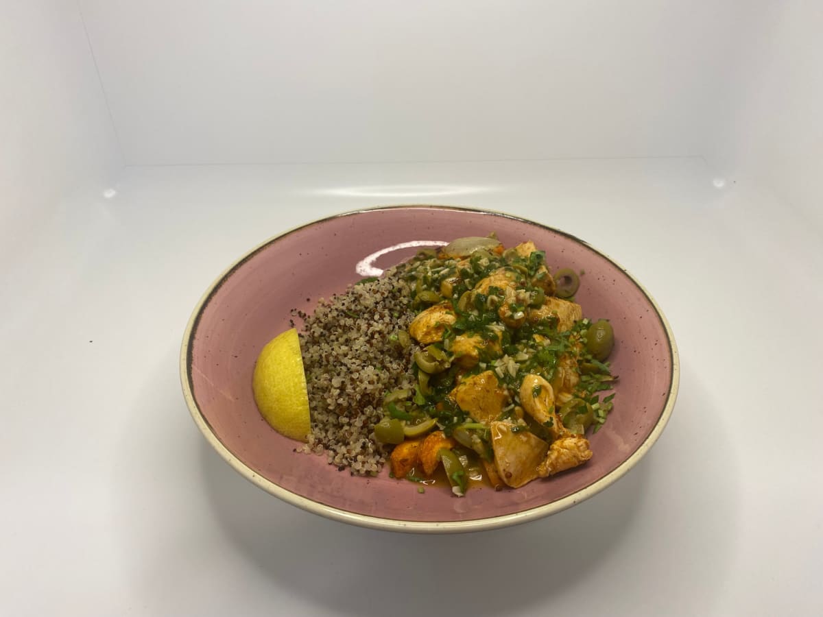 Hähnchen Quinoa Bowl nach Tajine-Art!
