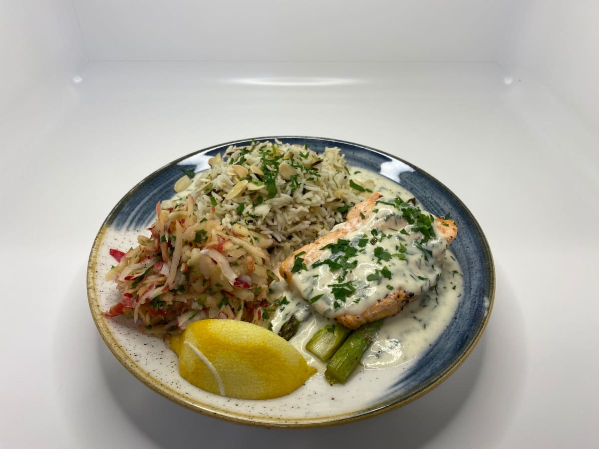 Gerösteter Lachs und grüner Spargel 