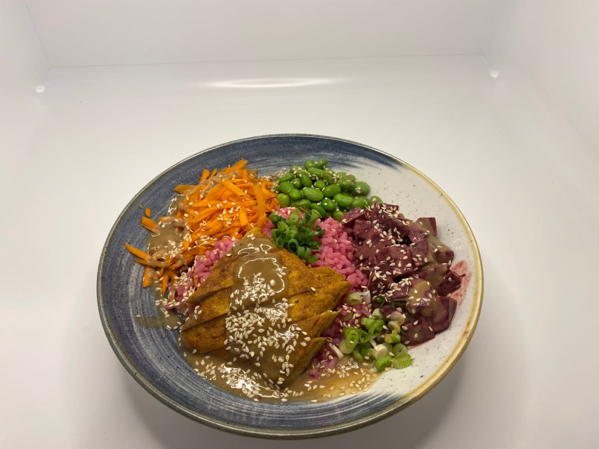 Sakura Bowl! Pinker Reis mit Tahini soße